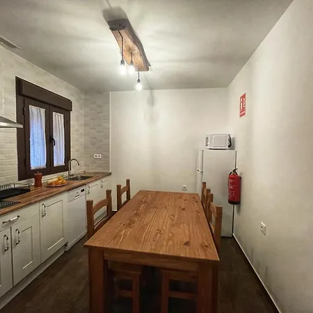 Dona Jimena Del Ambroz 4 Estrellas Complejo Unico En El Centro Del Pueblo Апартаменты Хервас