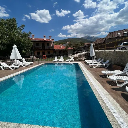 Dona Jimena Del Ambroz: 4-star Complex Apartment