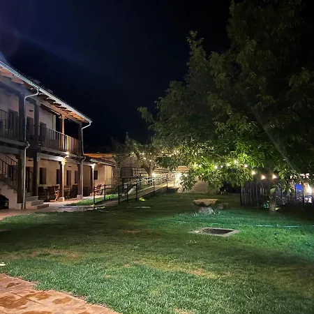 Dona Jimena Del Ambroz 4 Estrellas Complejo Unico En El Centro Del Pueblo *