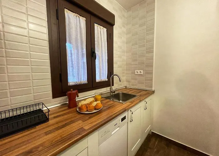 Dona Jimena Del Ambroz 4 Estrellas Complejo Unico En El Centro Del Pueblo Хервас