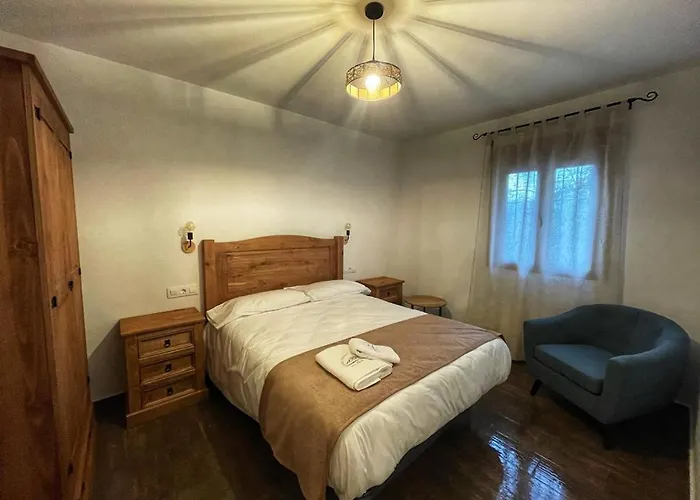 Dona Jimena Del Ambroz 4 Estrellas Complejo Unico En El Centro Del Pueblo * Hervás