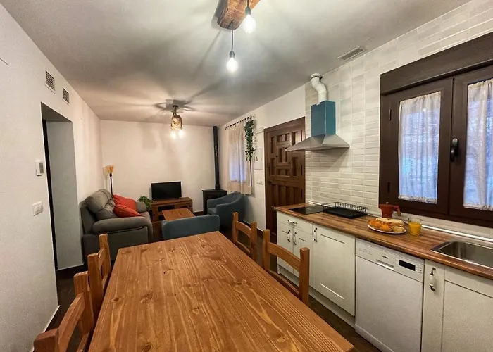 Dona Jimena Del Ambroz 4 Estrellas Complejo Unico En El Centro Del Pueblo * Hervás