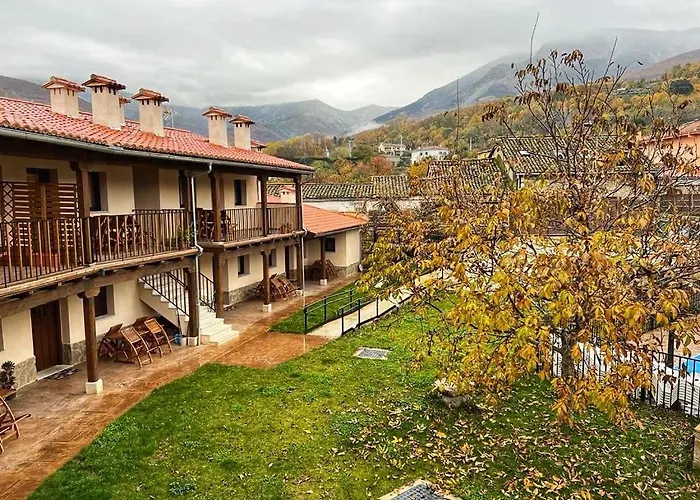 Dona Jimena Del Ambroz 4 Estrellas Complejo Unico En El Centro Del Pueblo