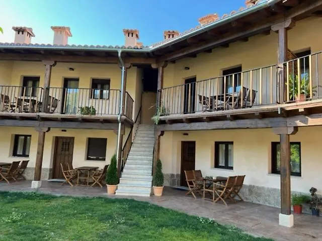 Dona Jimena Del Ambroz 4 Estrellas Complejo Unico En El Centro Del Pueblo Хервас