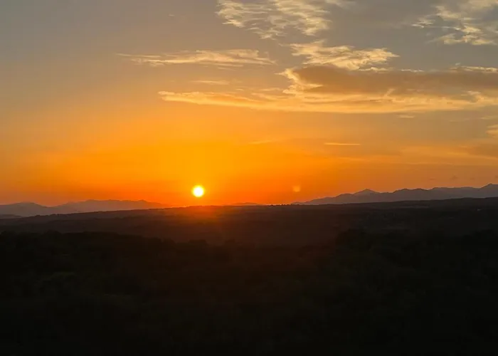 Dona Jimena Del Ambroz 4 Estrellas Complejo Unico En El Centro Del Pueblo * Хервас